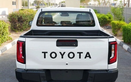 Toyota Hilux, 2026 год, 6 800 096 рублей, 6 фотография