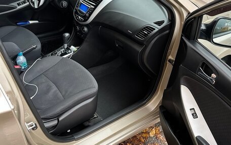Hyundai Solaris II рестайлинг, 2013 год, 850 000 рублей, 2 фотография