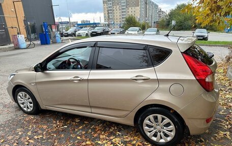 Hyundai Solaris II рестайлинг, 2013 год, 850 000 рублей, 3 фотография