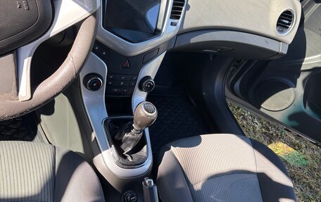 Chevrolet Cruze II, 2010 год, 550 000 рублей, 7 фотография