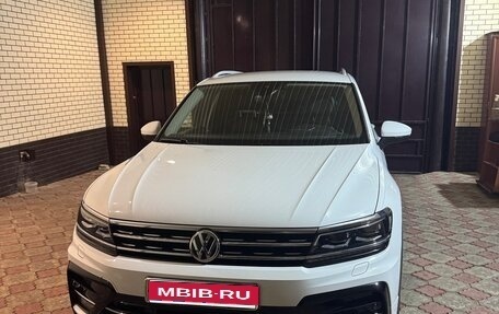 Volkswagen Tiguan II, 2020 год, 3 300 000 рублей, 1 фотография