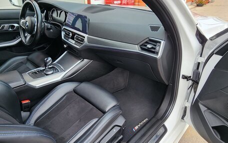 BMW 3 серия, 2019 год, 3 490 000 рублей, 21 фотография