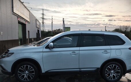 Mitsubishi Outlander III рестайлинг 3, 2015 год, 1 780 000 рублей, 2 фотография