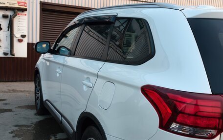 Mitsubishi Outlander III рестайлинг 3, 2015 год, 1 780 000 рублей, 3 фотография