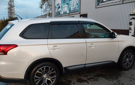 Mitsubishi Outlander III рестайлинг 3, 2015 год, 1 780 000 рублей, 6 фотография