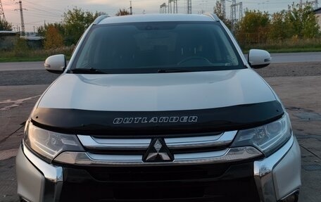 Mitsubishi Outlander III рестайлинг 3, 2015 год, 1 780 000 рублей, 7 фотография