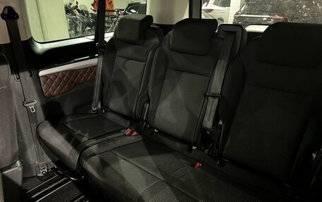 Peugeot Traveller I, 2019 год, 2 999 000 рублей, 21 фотография