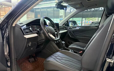 Volkswagen Tiguan II, 2023 год, 2 100 000 рублей, 4 фотография