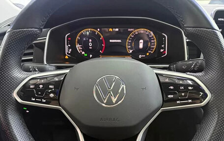 Volkswagen Tiguan II, 2023 год, 2 100 000 рублей, 6 фотография