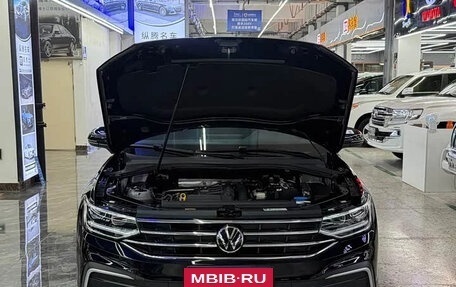 Volkswagen Tiguan II, 2023 год, 2 100 000 рублей, 19 фотография