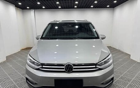 Volkswagen Touran III, 2022 год, 2 267 000 рублей, 2 фотография