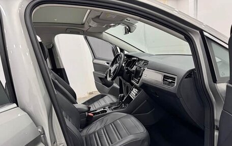 Volkswagen Touran III, 2022 год, 2 267 000 рублей, 6 фотография