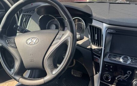 Hyundai Sonata VI, 2010 год, 700 000 рублей, 6 фотография