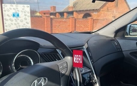 Hyundai Sonata VI, 2010 год, 700 000 рублей, 5 фотография