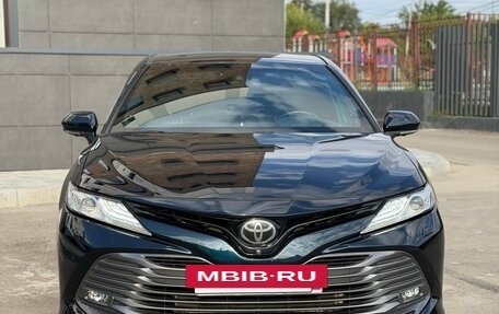 Toyota Camry, 2018 год, 2 875 000 рублей, 6 фотография