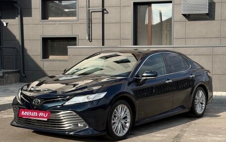 Toyota Camry, 2018 год, 2 875 000 рублей, 5 фотография