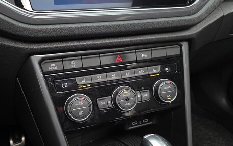 Volkswagen T-Roc I, 2022 год, 2 190 000 рублей, 10 фотография