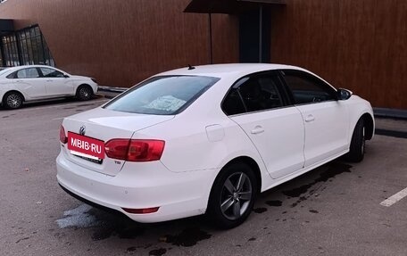 Volkswagen Jetta VI, 2013 год, 980 000 рублей, 3 фотография