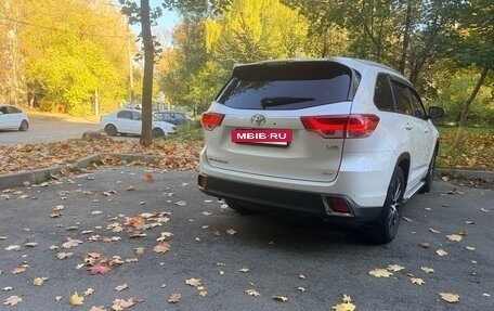 Toyota Highlander III, 2016 год, 2 900 000 рублей, 4 фотография