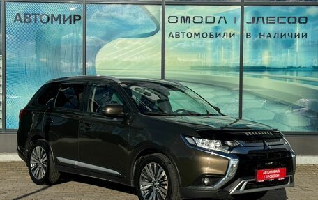 Mitsubishi Outlander III рестайлинг 3, 2021 год, 2 405 000 рублей, 3 фотография