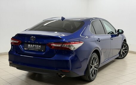 Toyota Camry, 2022 год, 3 055 000 рублей, 4 фотография