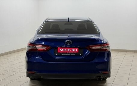 Toyota Camry, 2022 год, 3 055 000 рублей, 5 фотография