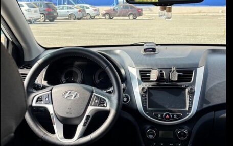 Hyundai Solaris II рестайлинг, 2012 год, 650 000 рублей, 4 фотография