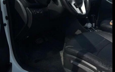 Hyundai Solaris II рестайлинг, 2012 год, 650 000 рублей, 5 фотография
