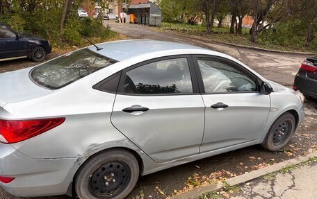 Hyundai Solaris II рестайлинг, 2011 год, 795 000 рублей, 4 фотография