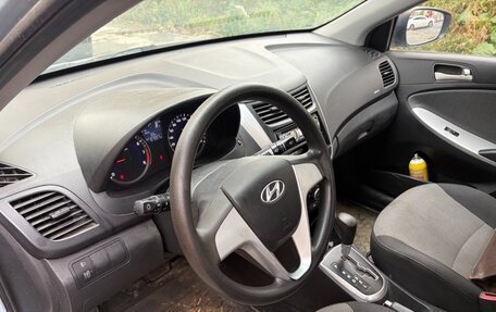 Hyundai Solaris II рестайлинг, 2011 год, 795 000 рублей, 5 фотография