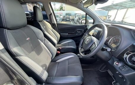 Toyota Vitz, 2020 год, 1 068 000 рублей, 7 фотография