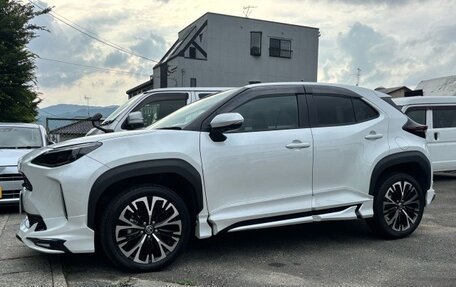 Toyota Yaris Cross, 2023 год, 1 490 000 рублей, 2 фотография