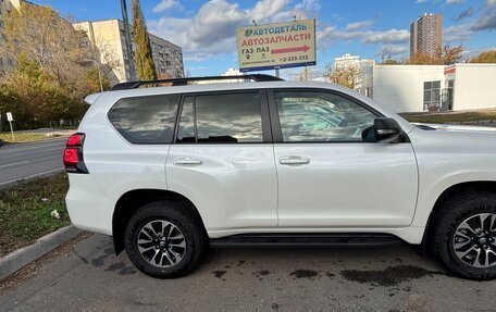 Toyota Land Cruiser Prado 150 рестайлинг 2, 2022 год, 6 200 000 рублей, 3 фотография