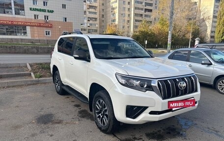 Toyota Land Cruiser Prado 150 рестайлинг 2, 2022 год, 6 200 000 рублей, 9 фотография