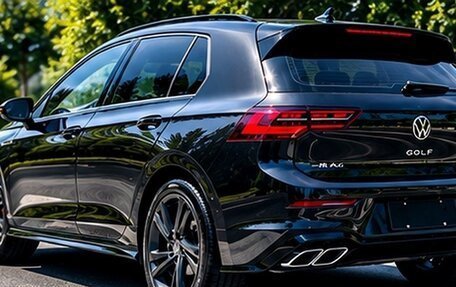 Volkswagen Golf VIII, 2023 год, 2 000 000 рублей, 2 фотография
