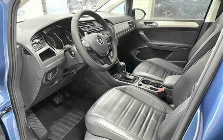 Volkswagen Touran III, 2022 год, 2 271 000 рублей, 8 фотография