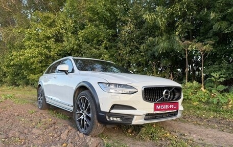 Volvo V90 Cross Country I рестайлинг, 2017 год, 2 990 000 рублей, 1 фотография