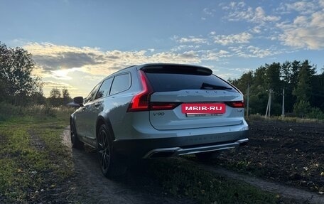 Volvo V90 Cross Country I рестайлинг, 2017 год, 2 990 000 рублей, 4 фотография