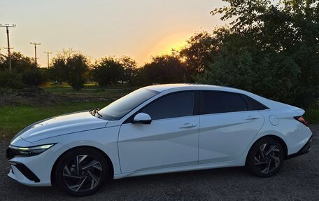 Hyundai Elantra, 2023 год, 2 000 000 рублей, 1 фотография