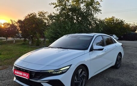 Hyundai Elantra, 2023 год, 2 000 000 рублей, 2 фотография