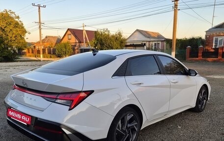 Hyundai Elantra, 2023 год, 2 000 000 рублей, 5 фотография