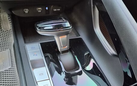 Hyundai Elantra, 2023 год, 2 000 000 рублей, 13 фотография