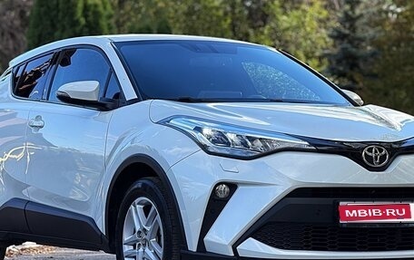 Toyota C-HR I рестайлинг, 2020 год, 2 500 000 рублей, 1 фотография