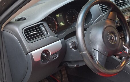 Volkswagen Jetta VI, 2012 год, 850 000 рублей, 1 фотография