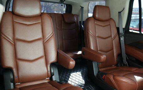 Cadillac Escalade IV, 2019 год, 5 300 000 рублей, 23 фотография