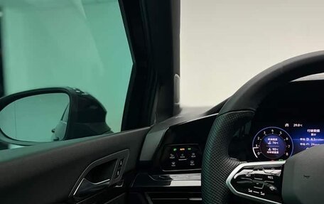 Volkswagen Golf VIII, 2023 год, 1 750 000 рублей, 14 фотография