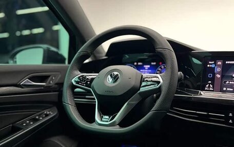 Volkswagen Golf VIII, 2023 год, 1 750 000 рублей, 13 фотография