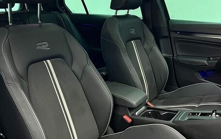 Volkswagen Golf VIII, 2023 год, 1 750 000 рублей, 21 фотография