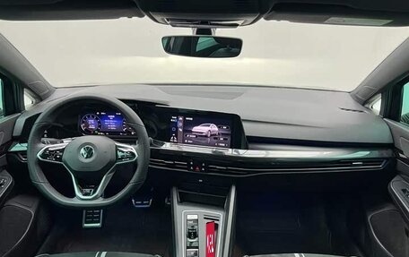 Volkswagen Golf VIII, 2023 год, 1 750 000 рублей, 12 фотография