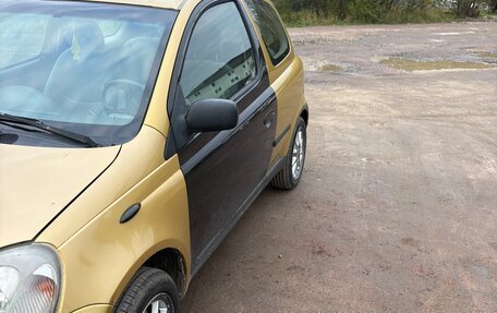 Toyota Yaris I рестайлинг, 1999 год, 230 000 рублей, 2 фотография